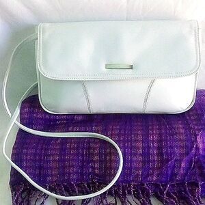 Womens NWOT Cabin Creek Cowhide Leather And Vinyl Crossbody Purse